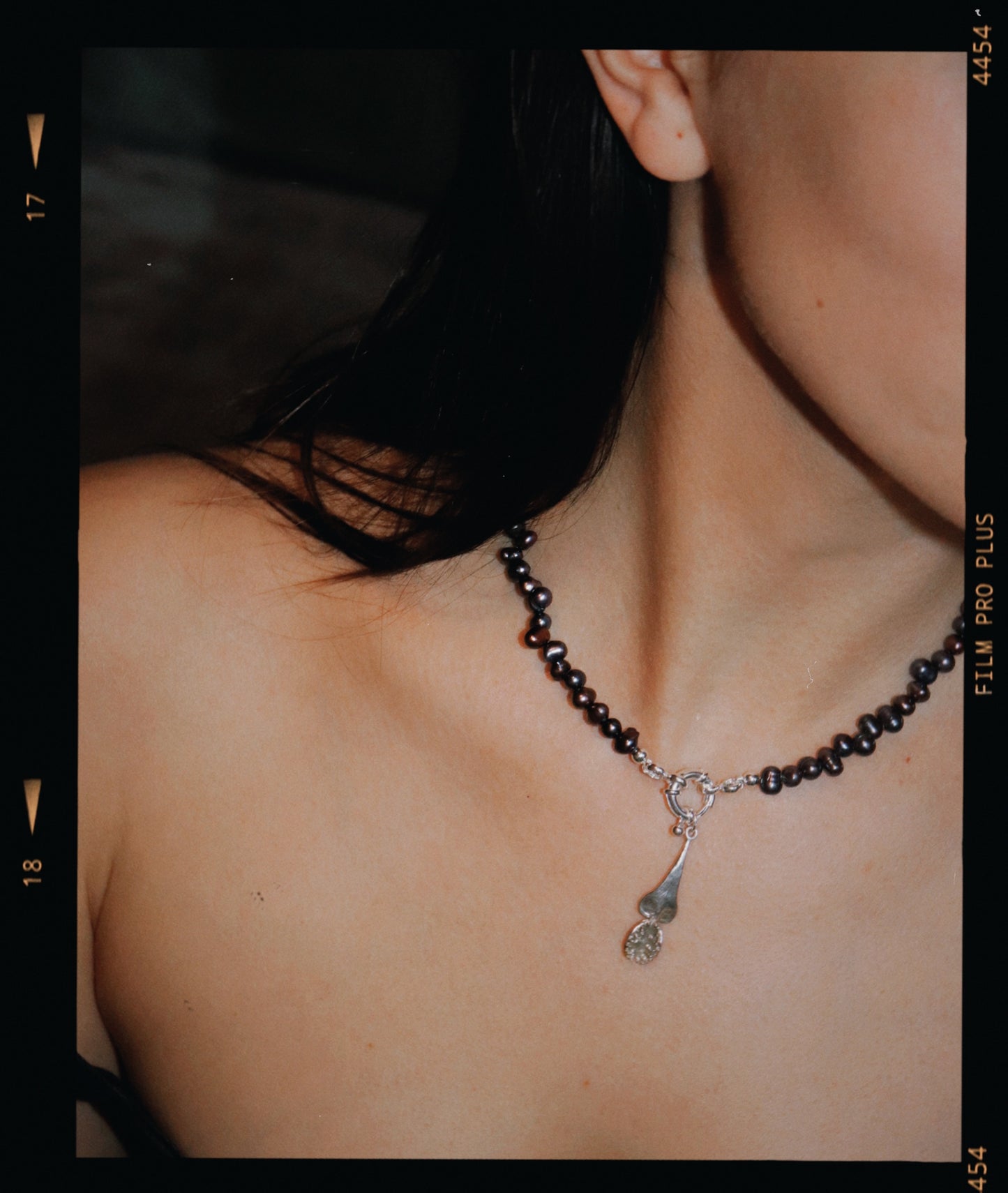 ENIGMA - Collar de perlas Edición Limitada (San Valentín '25)