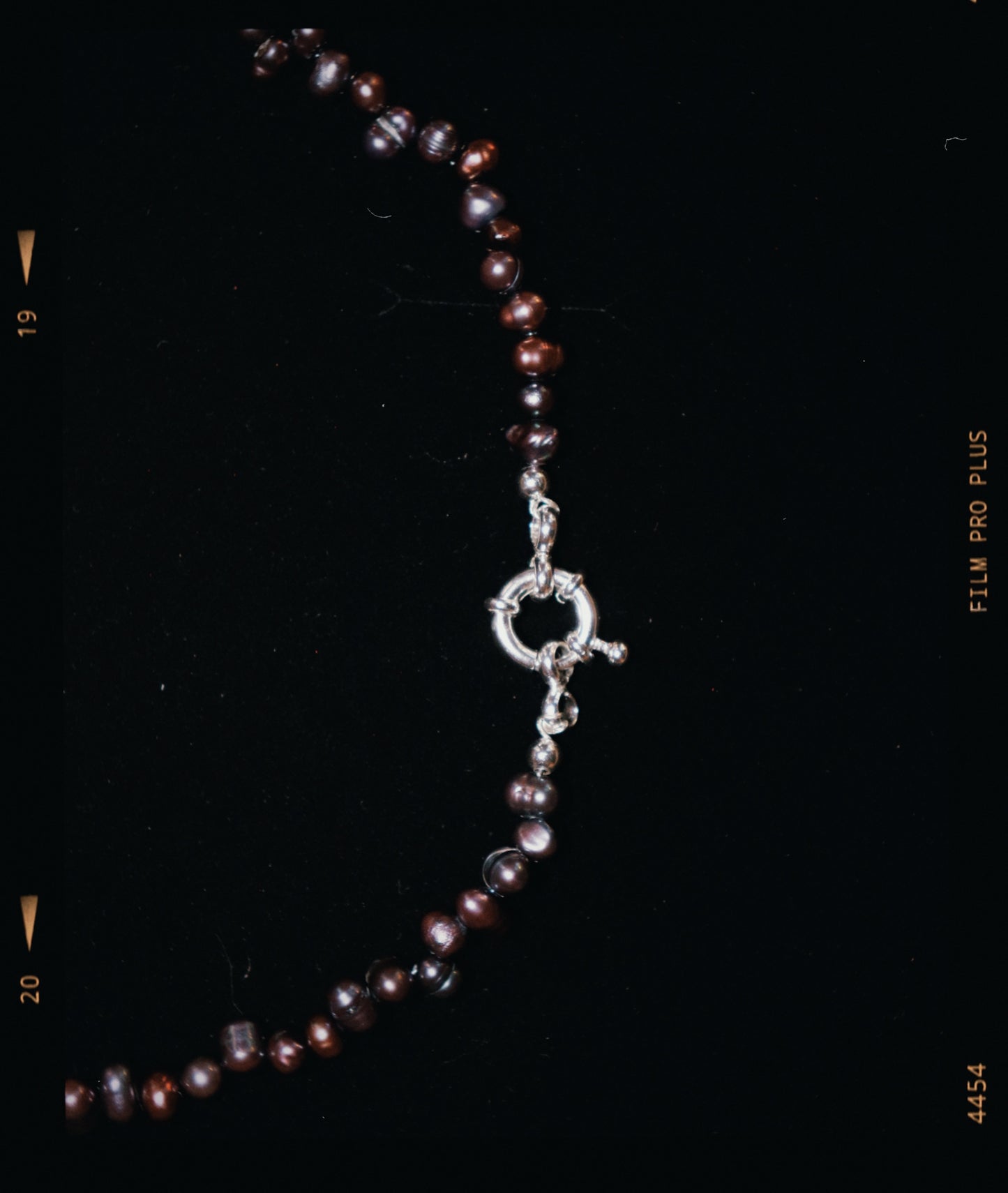 ENIGMA - Collar de perlas Edición Limitada (San Valentín '25)