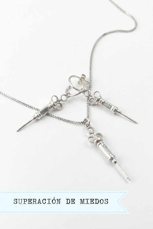 ESCARLATA MINI CONJUNTO PLATA (Collar + Pendientes)