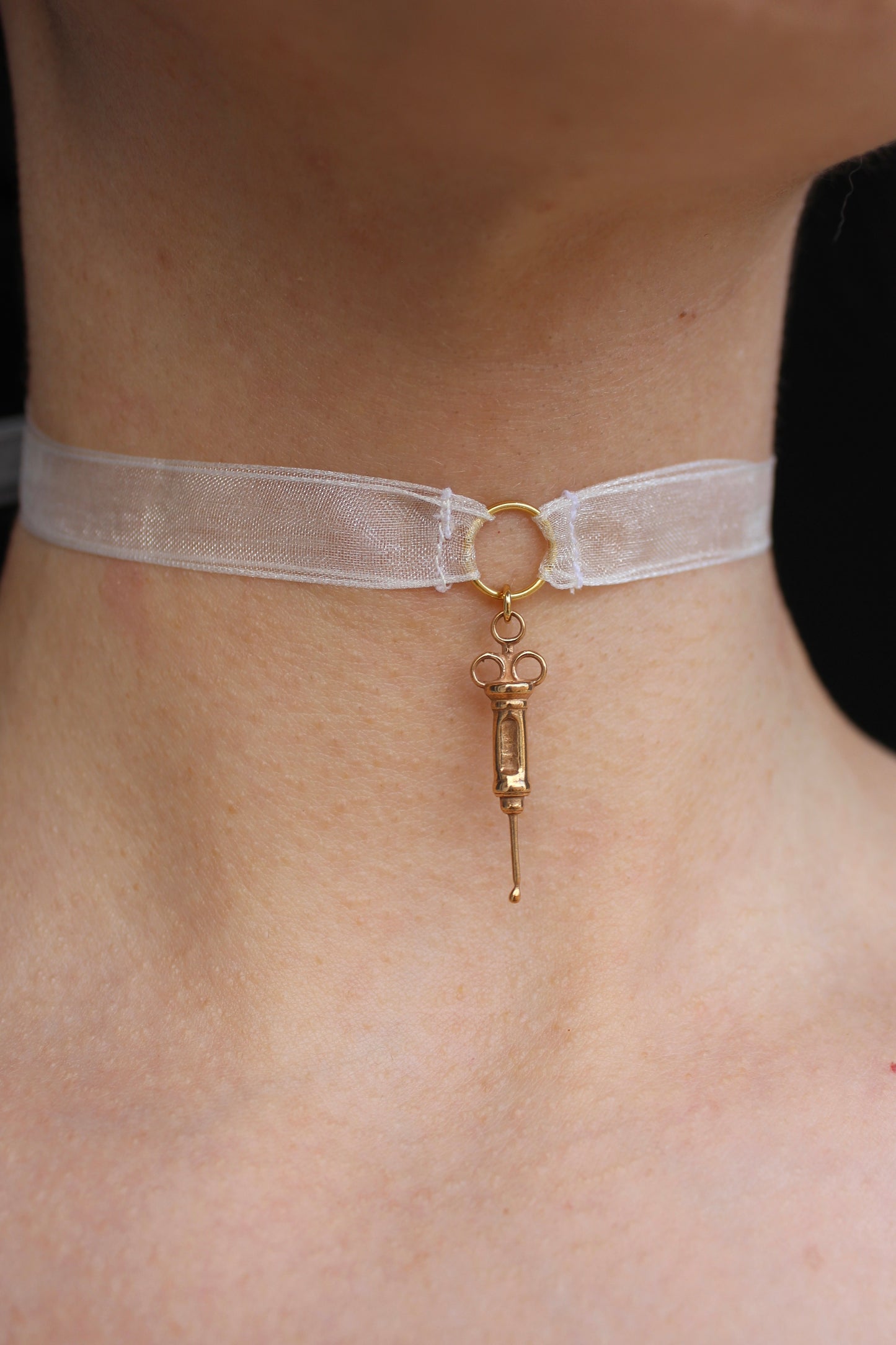 CHOKER ORO (blanco roto)