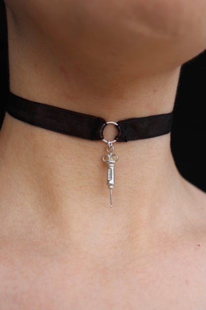 CHOKER PLATA (NEGRO)