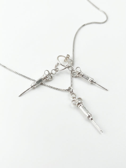ESCARLATA MINI CONJUNTO PLATA (Collar + Pendientes)