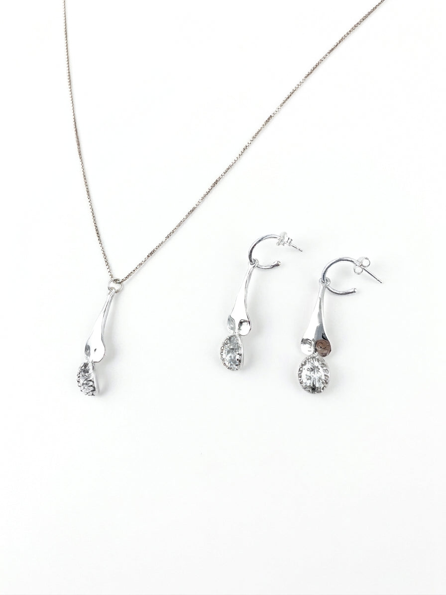 VENUS MINI CONJUNTO PLATA (Collar + Pendientes)