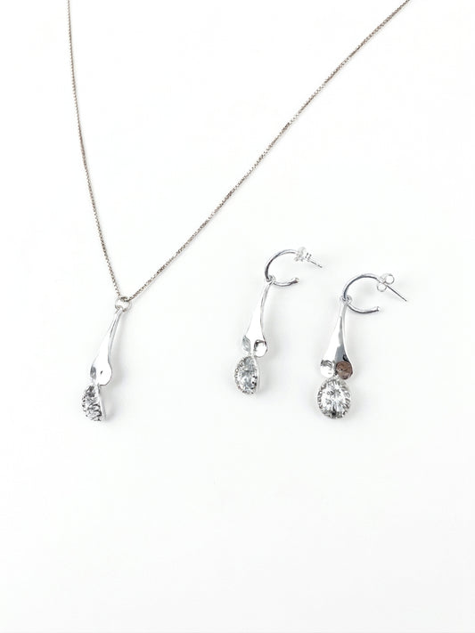 VENUS MINI CONJUNTO PLATA (Collar + Pendientes)