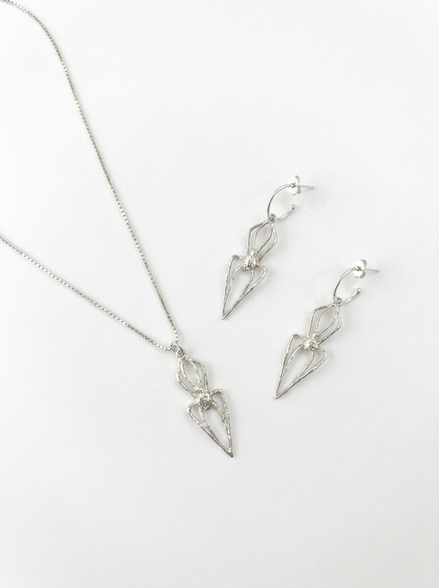ARACNE MINI CONJUNTO PLATA (Collar + Pendientes)